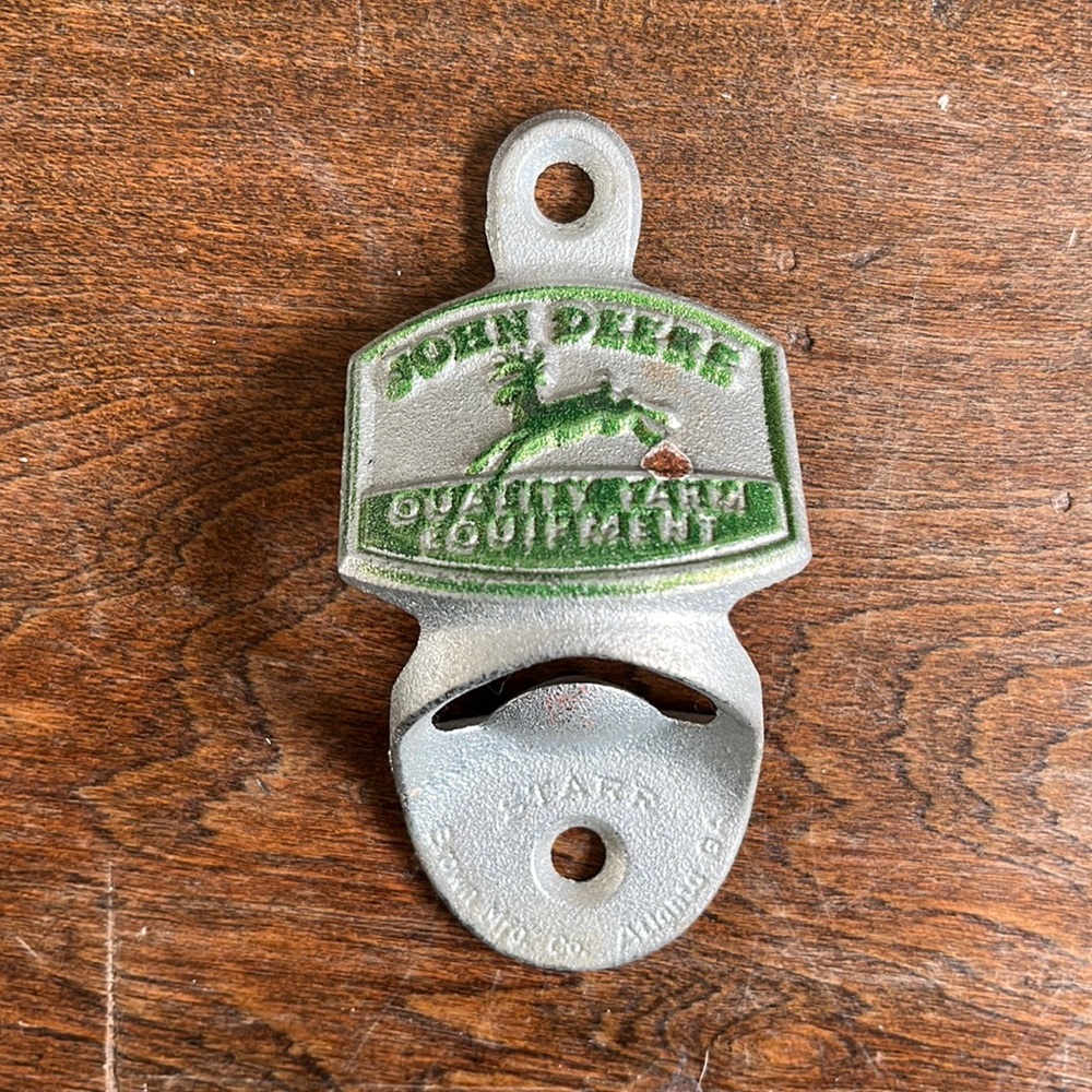 Vintage JOHN DEERE Cast iron Bottle Opener (Starr)